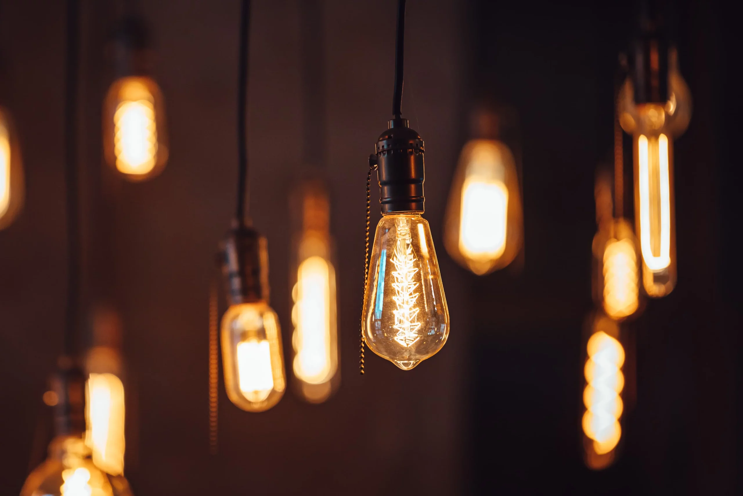 retro-lamps-hanging-ceiling-modern-house-cafe (1)